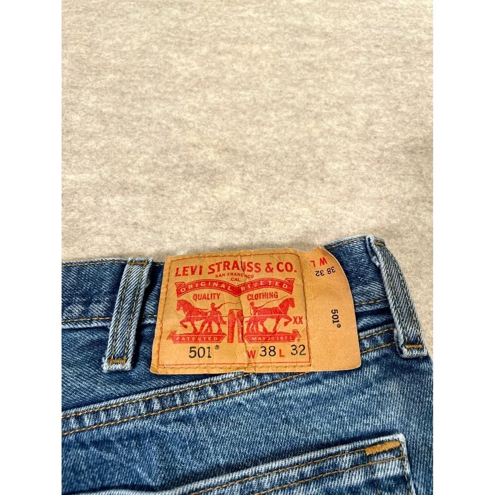 Levi's‎ 501 Authentic Jeans Mens 38x32 Blue Whiskering Denim Cotton Straight Leg